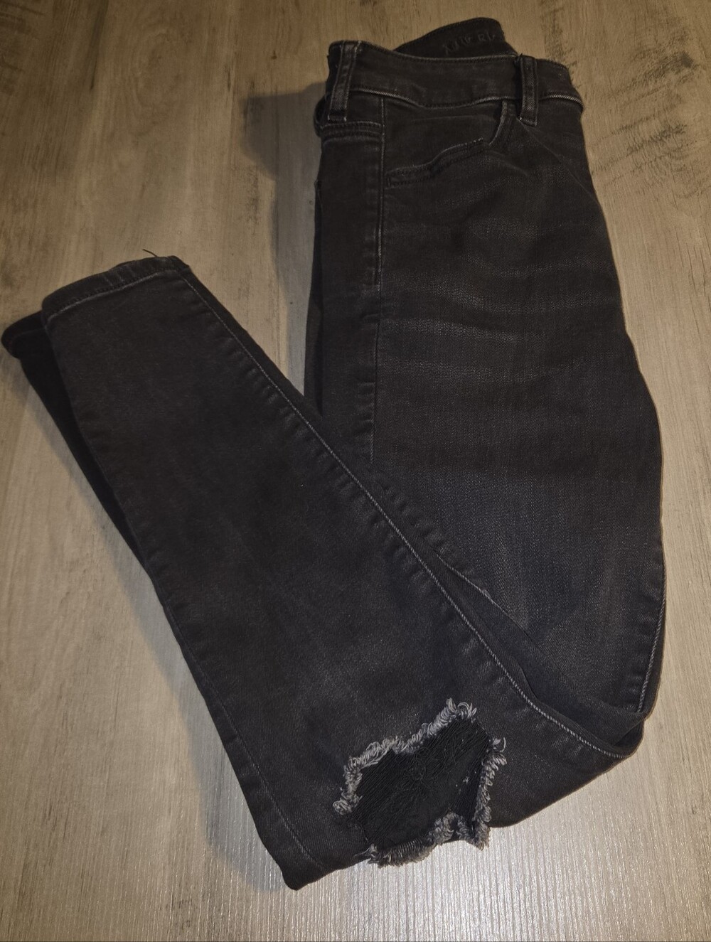 American Eagle Next Level Stretch Black Ripped Super Hi-Rise Jegging S 6Short
